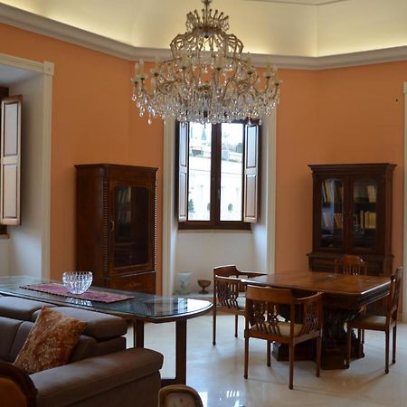 Elegante Appartamento Nel Centro Di Roma Экстерьер фото