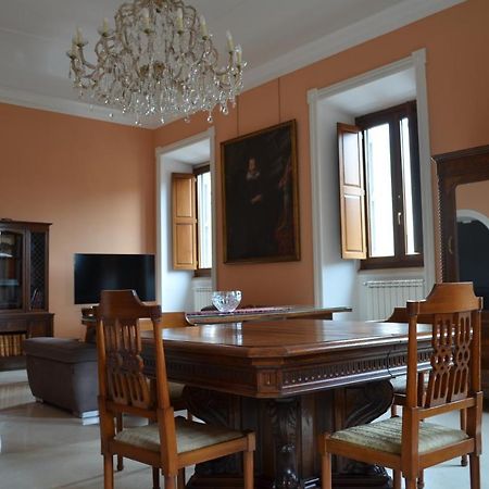 Elegante Appartamento Nel Centro Di Roma Экстерьер фото